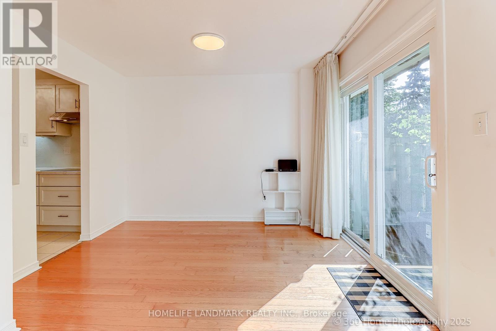 Photo 4 of 133 Huntingdale Boulevard, Toronto ON