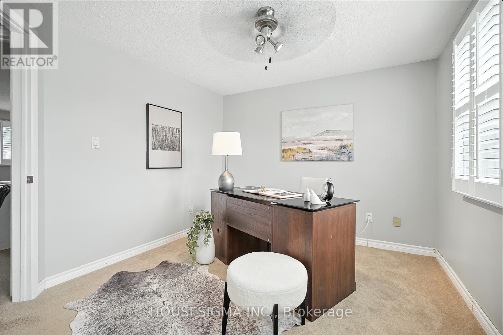 Photo 22 of 47 Winston Crescent, Whitby ON