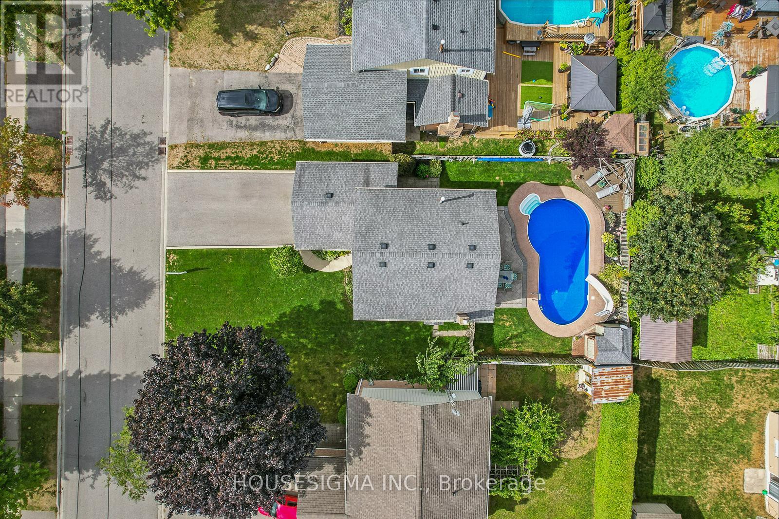 Photo 30 of 47 Winston Crescent, Whitby ON
