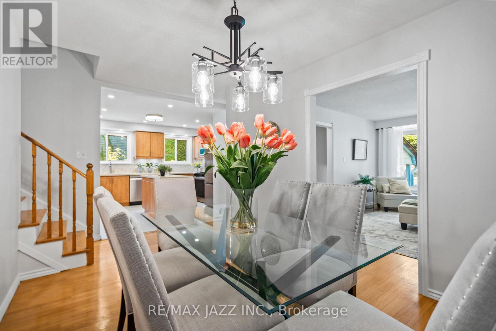 Photo 14 of 230 Lorindale Drive, Oshawa ON