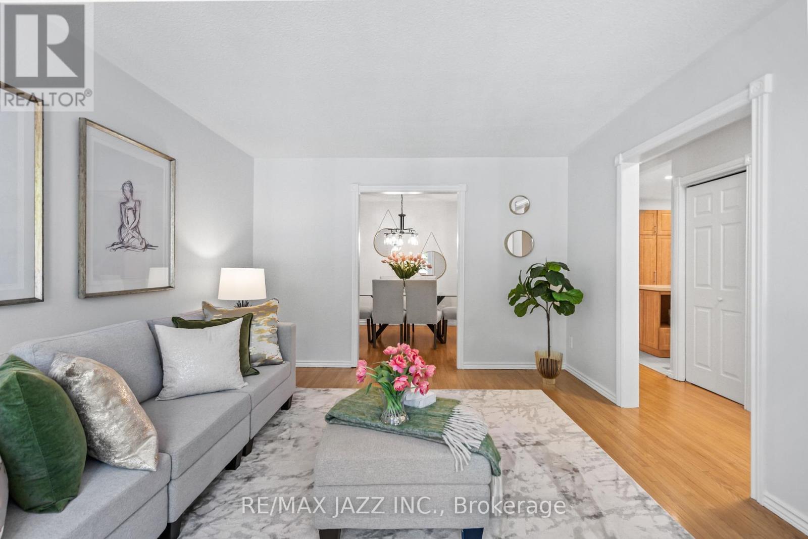 Photo 12 of 230 Lorindale Drive, Oshawa ON
