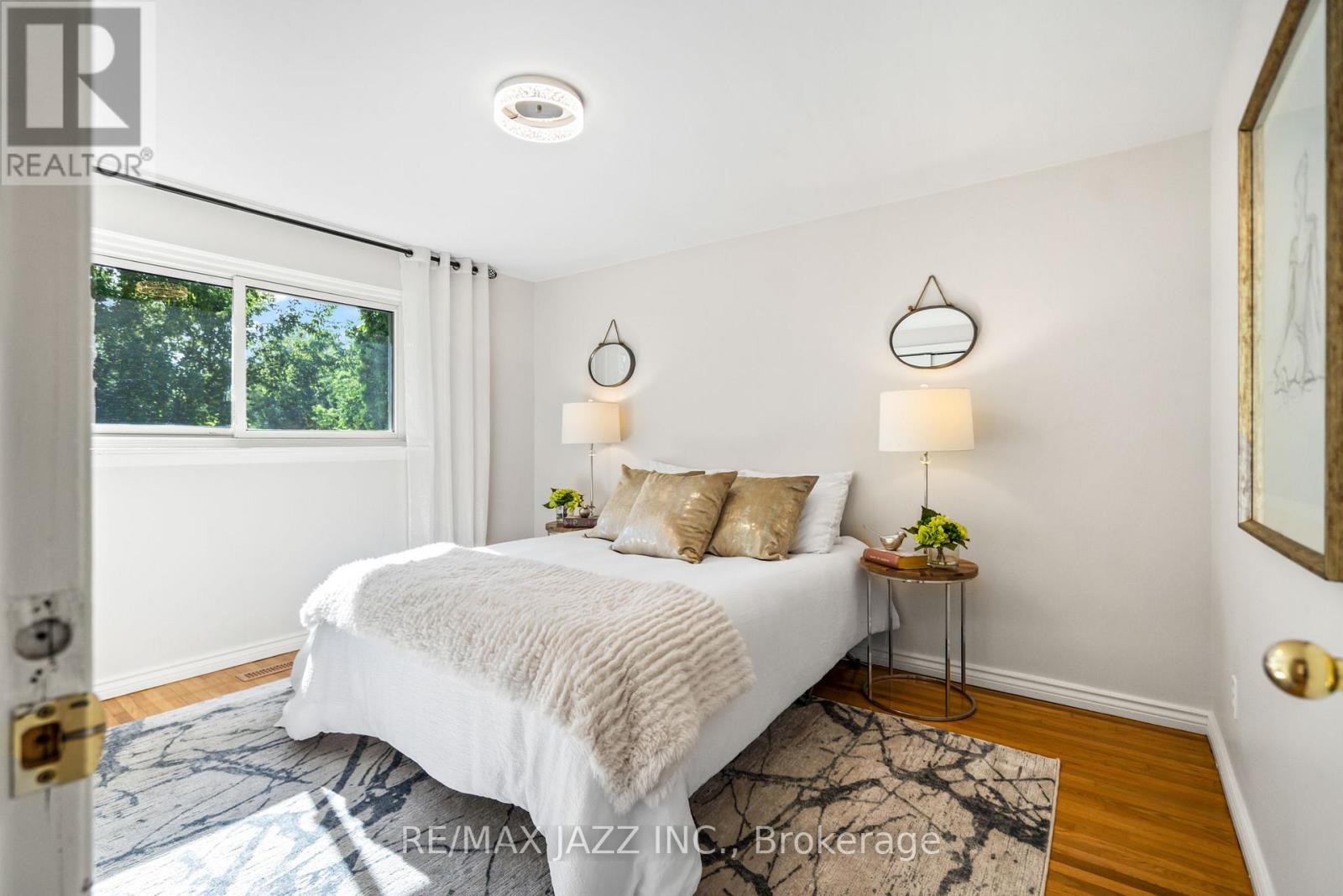Photo 32 of 230 Lorindale Drive, Oshawa ON