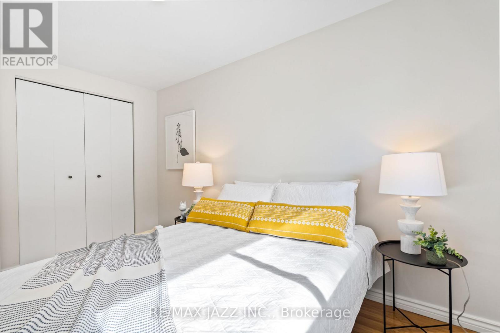 Photo 36 of 230 Lorindale Drive, Oshawa ON