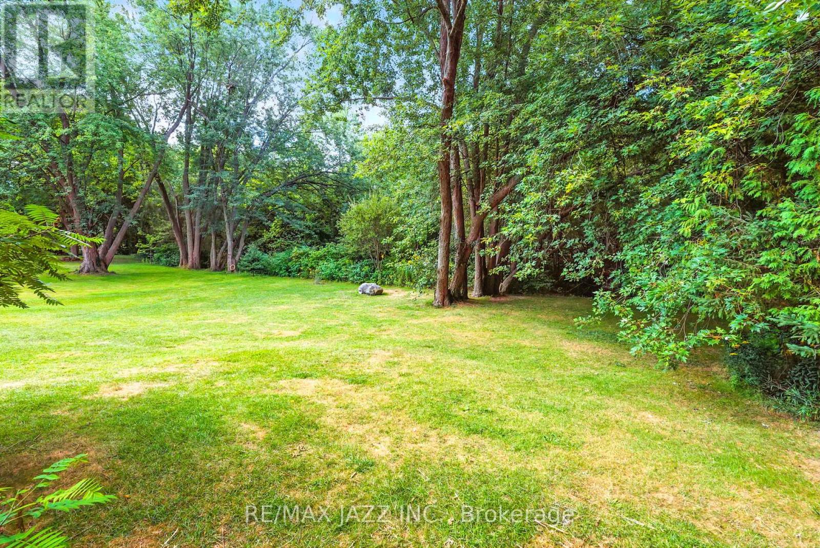Photo 8 of 230 Lorindale Drive, Oshawa ON