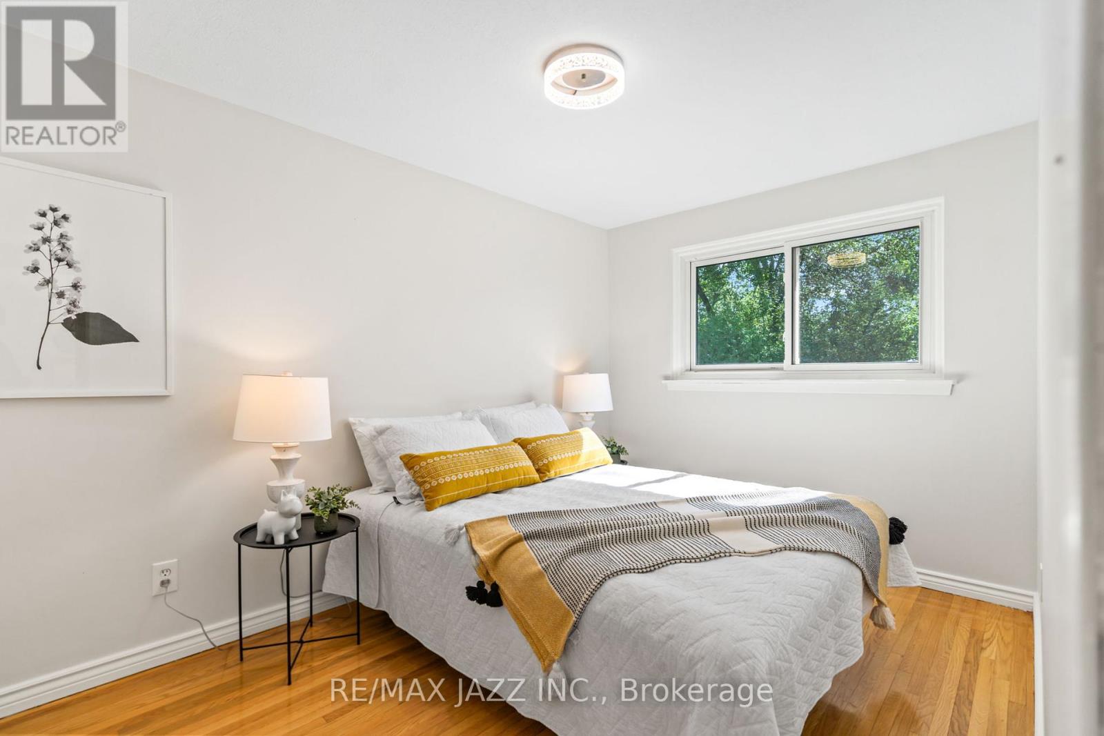 Photo 35 of 230 Lorindale Drive, Oshawa ON