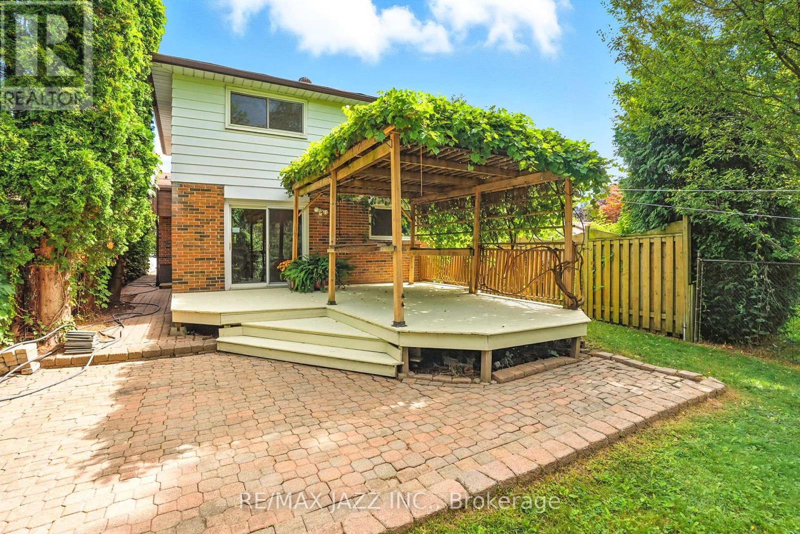 Photo 7 of 230 Lorindale Drive, Oshawa ON