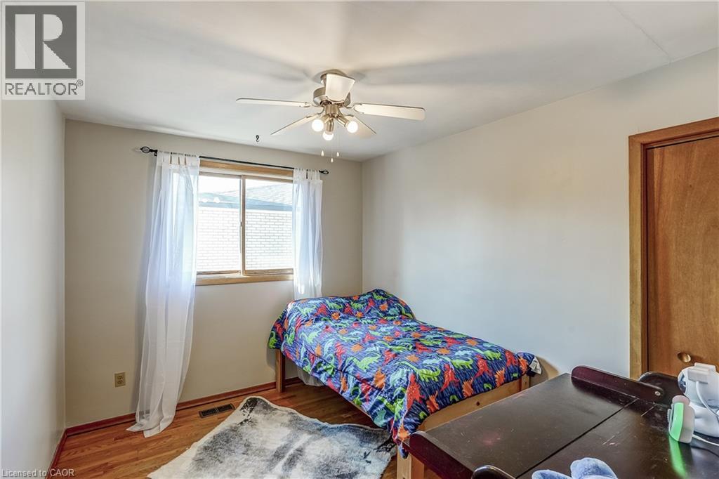 Photo 23 of 63 1 2 Eastbury Drive, Hamilton ON