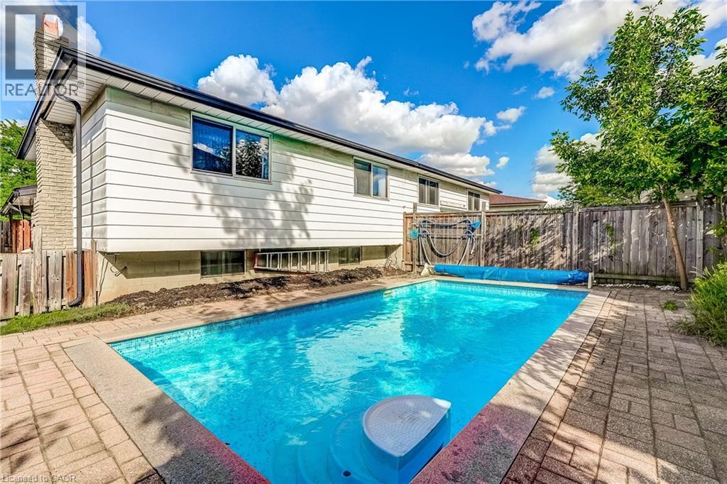 Photo 35 of 63 1 2 Eastbury Drive, Hamilton ON