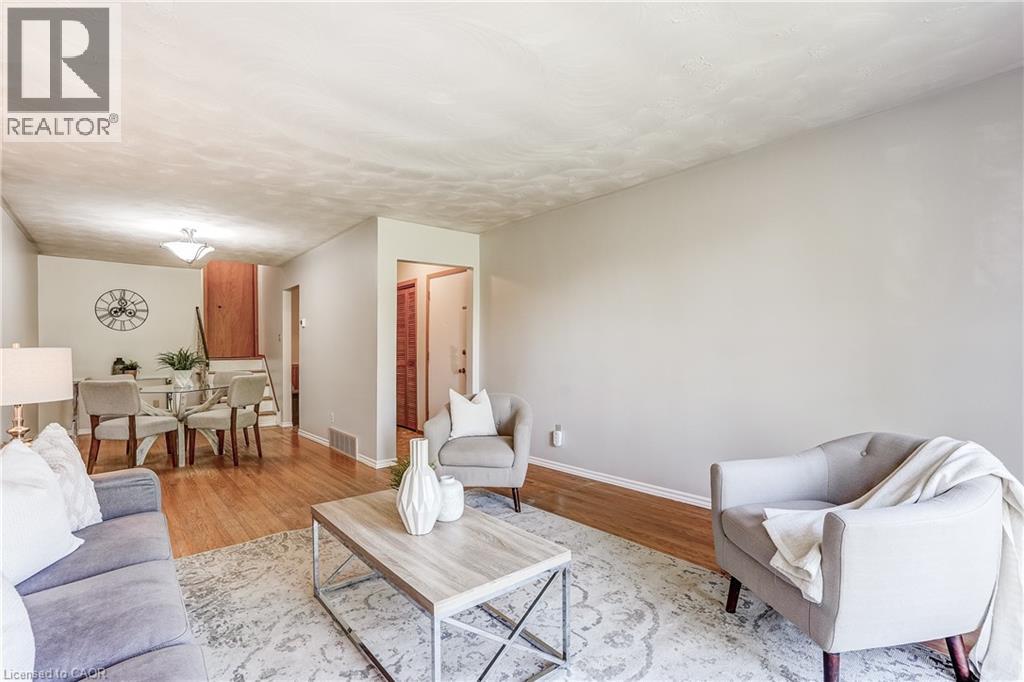 Photo 4 of 63 1 2 Eastbury Drive, Hamilton ON