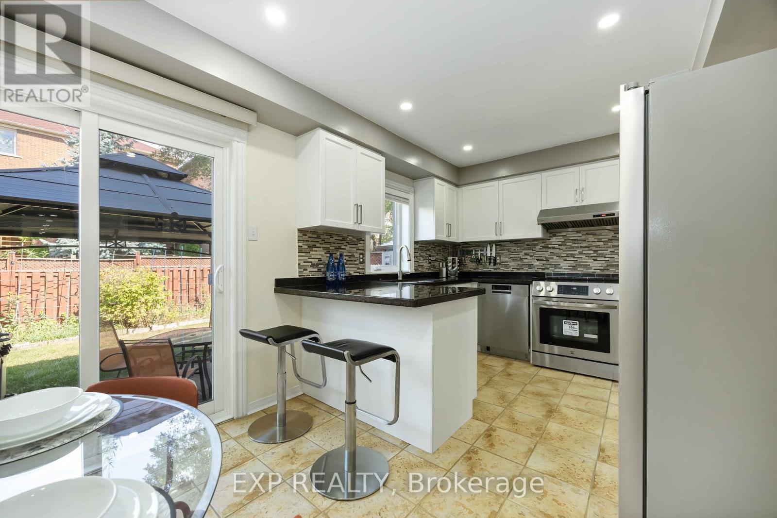 Single Family House for Sale in  SASSAFRAS CIRCLE Vaughan (Patterson) 