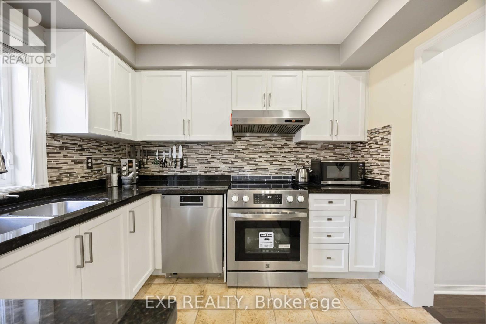 Single Family House for Sale in  SASSAFRAS CIRCLE Vaughan (Patterson) 
