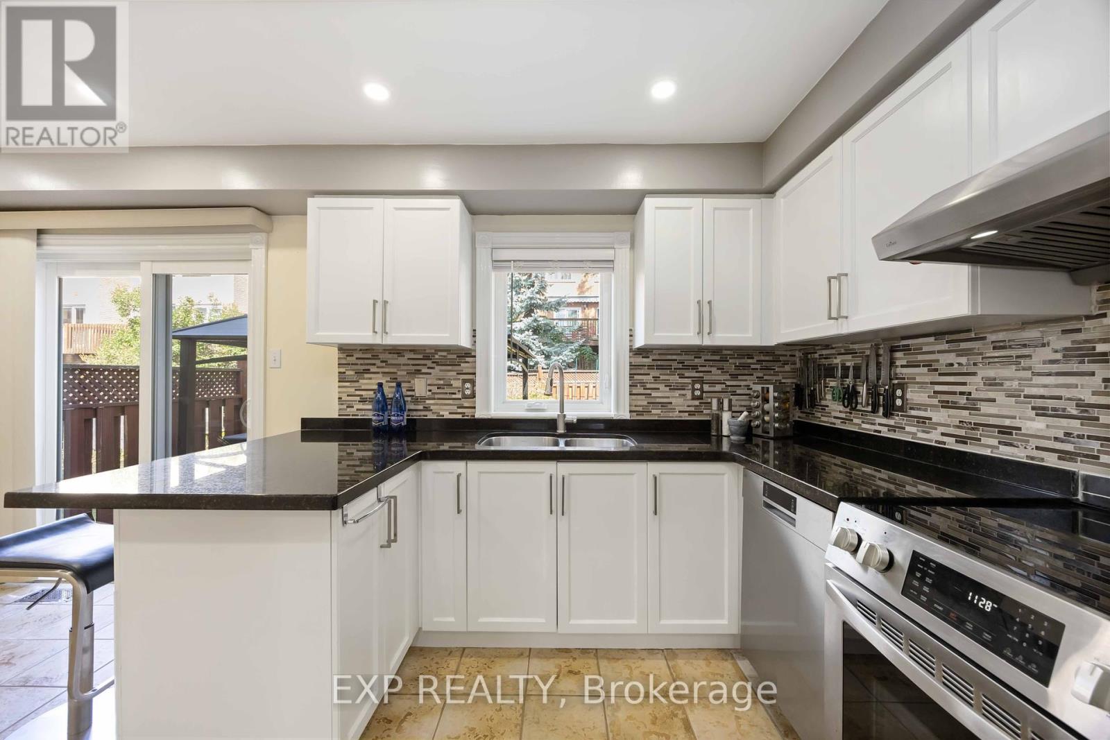 Single Family House for Sale in  SASSAFRAS CIRCLE Vaughan (Patterson) 