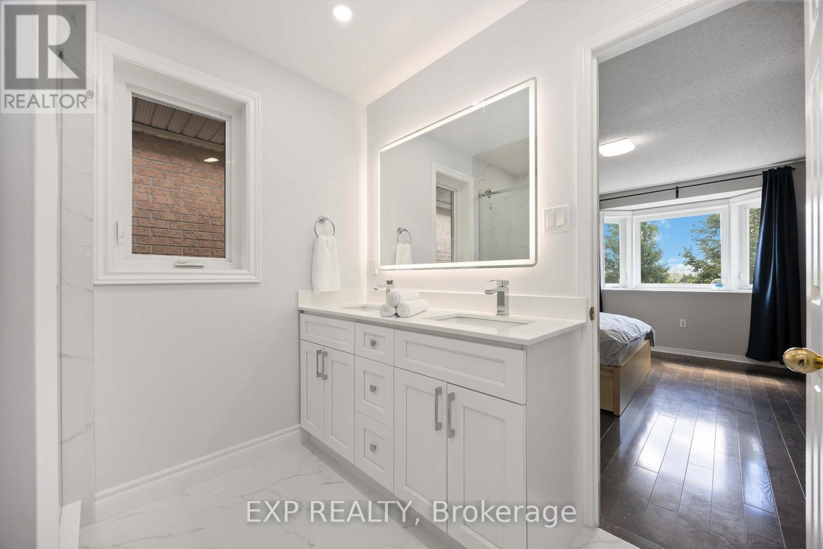 Single Family House for Sale in  SASSAFRAS CIRCLE Vaughan (Patterson) 