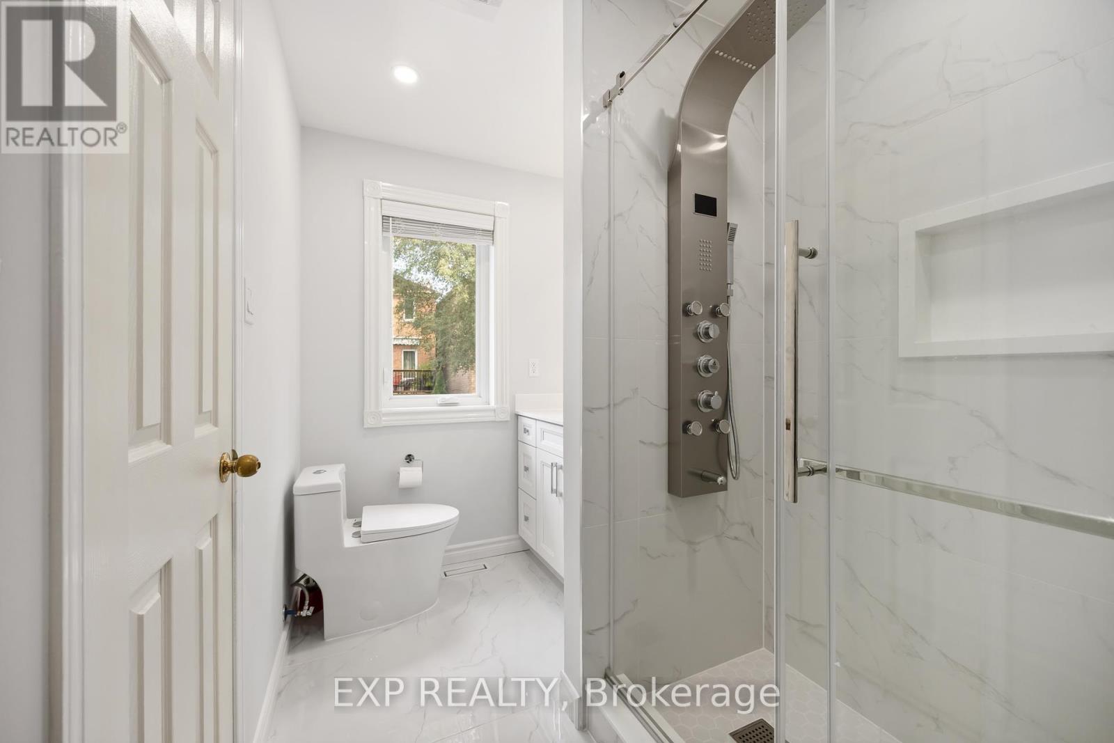 Single Family House for Sale in  SASSAFRAS CIRCLE Vaughan (Patterson) 