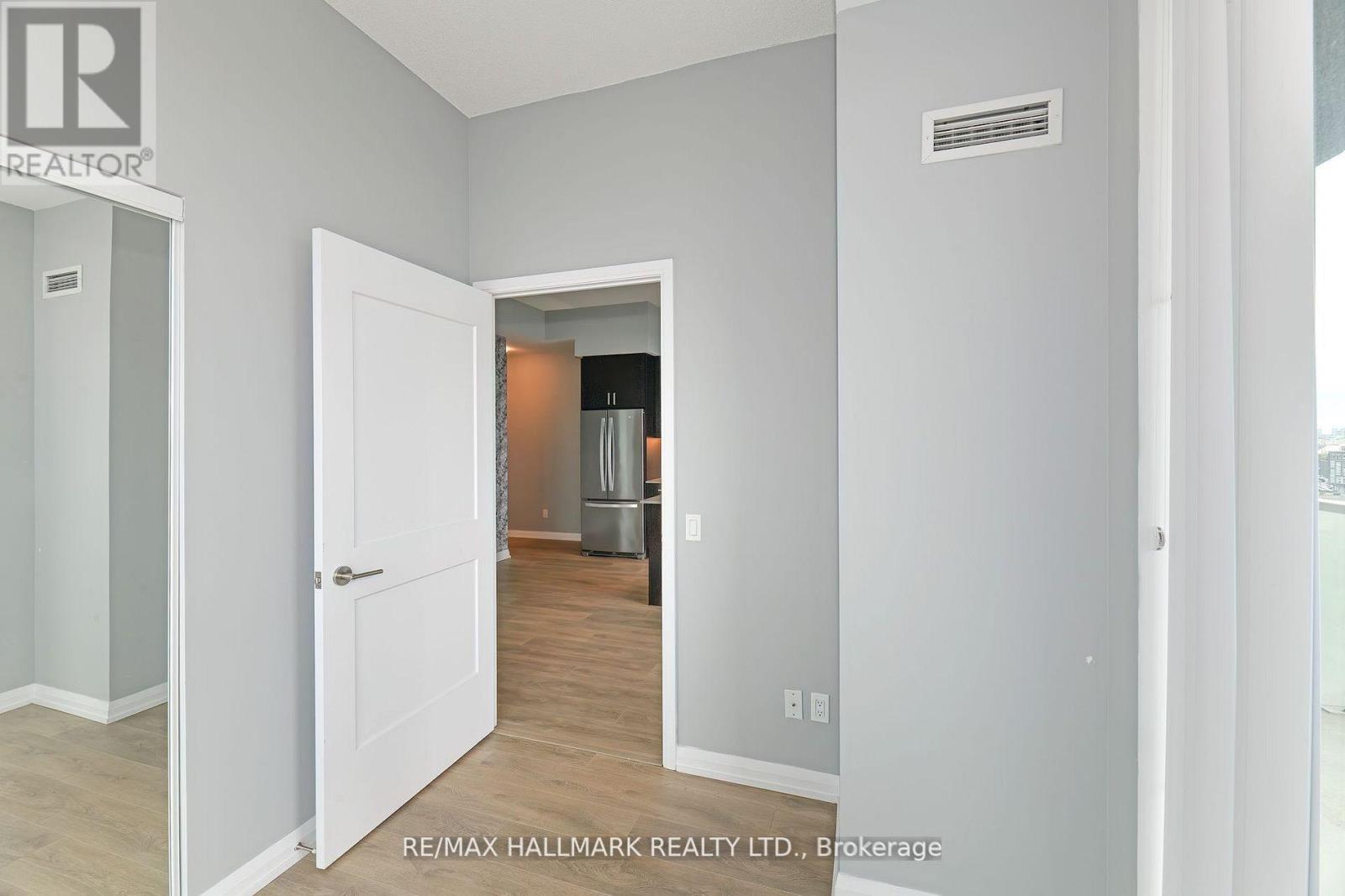 Photo 16 of 906 7895 Jane Street, Vaughan ON