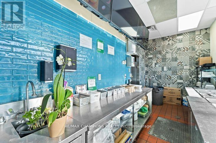 Business for Sale in    DUFFERIN STREET Vaughan (Patterson) 