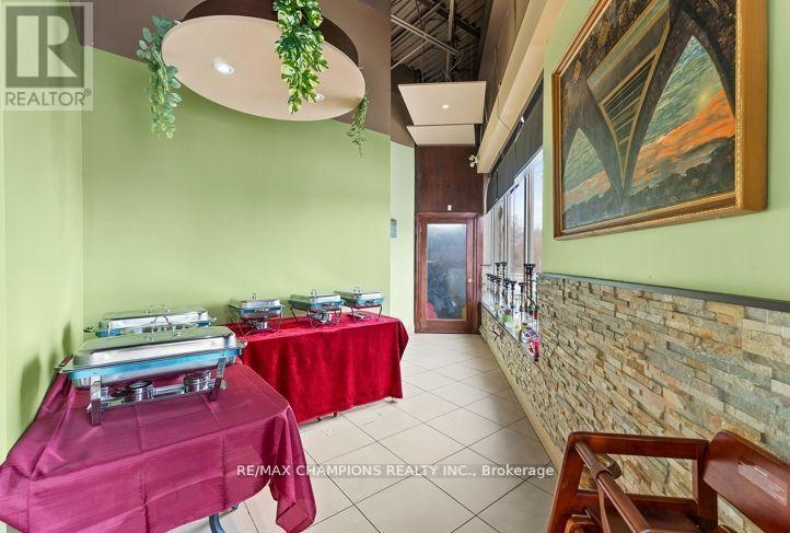 Business for Sale in    DUFFERIN STREET Vaughan (Patterson) 