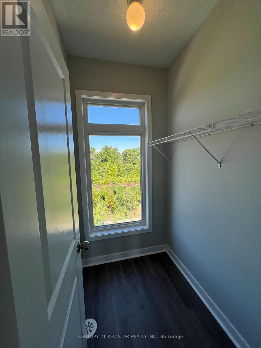 Photo 4 of 218 Dalhousie Street, Vaughan ON