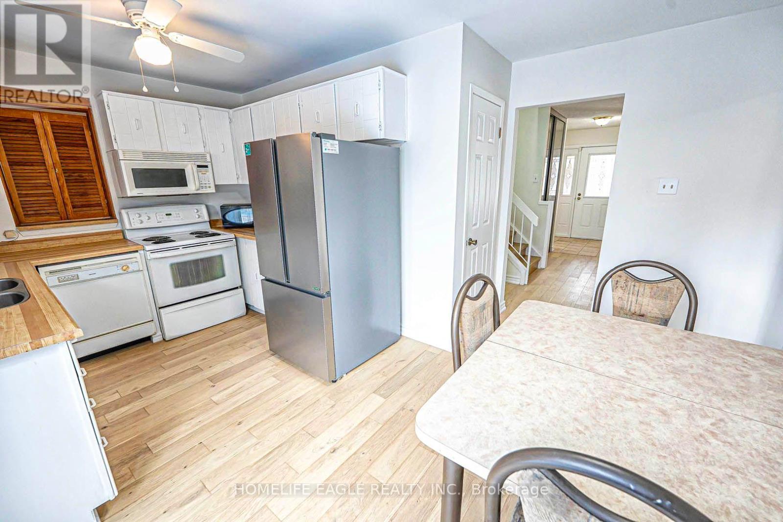 Photo 10 of 95 Kingston Road, Newmarket ON