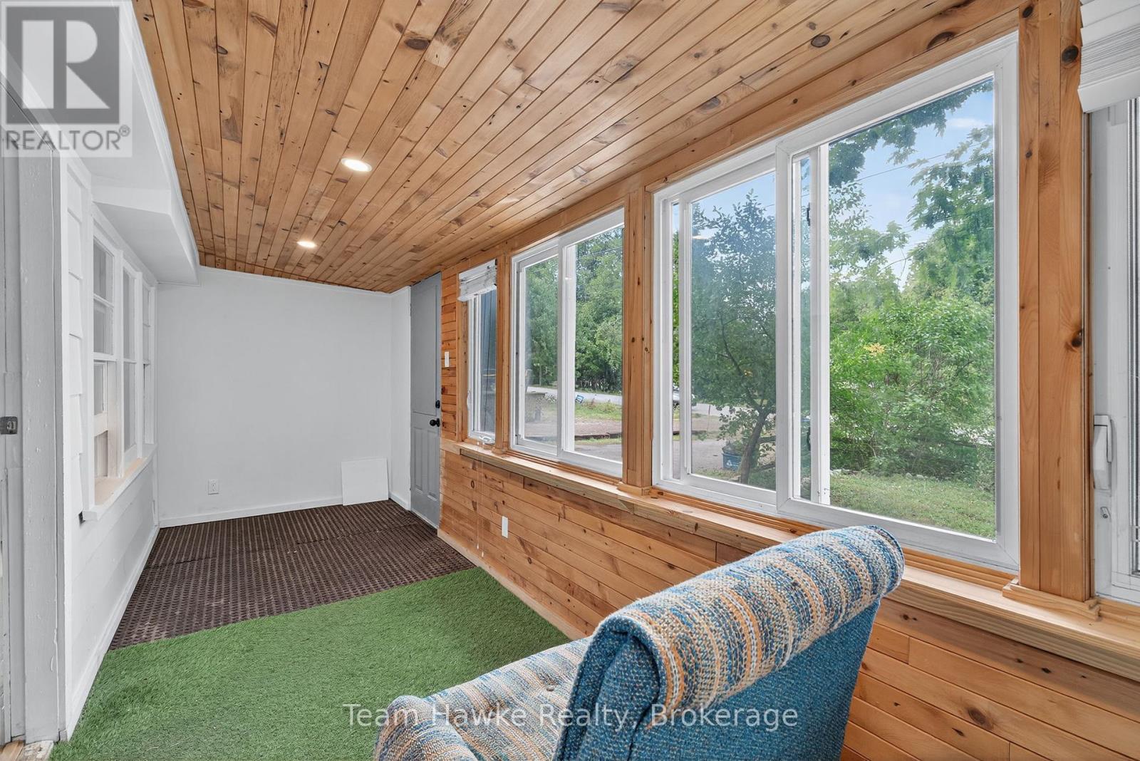 Photo 7 of 27 Earldom Boulevard, Tay ON