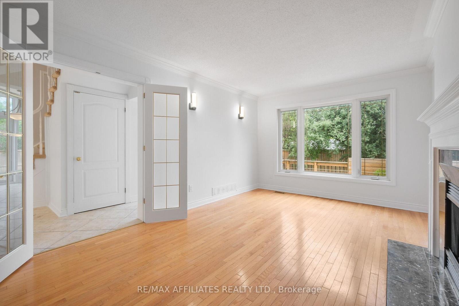 Photo 10 of 6557 Morningview Street, Ottawa ON