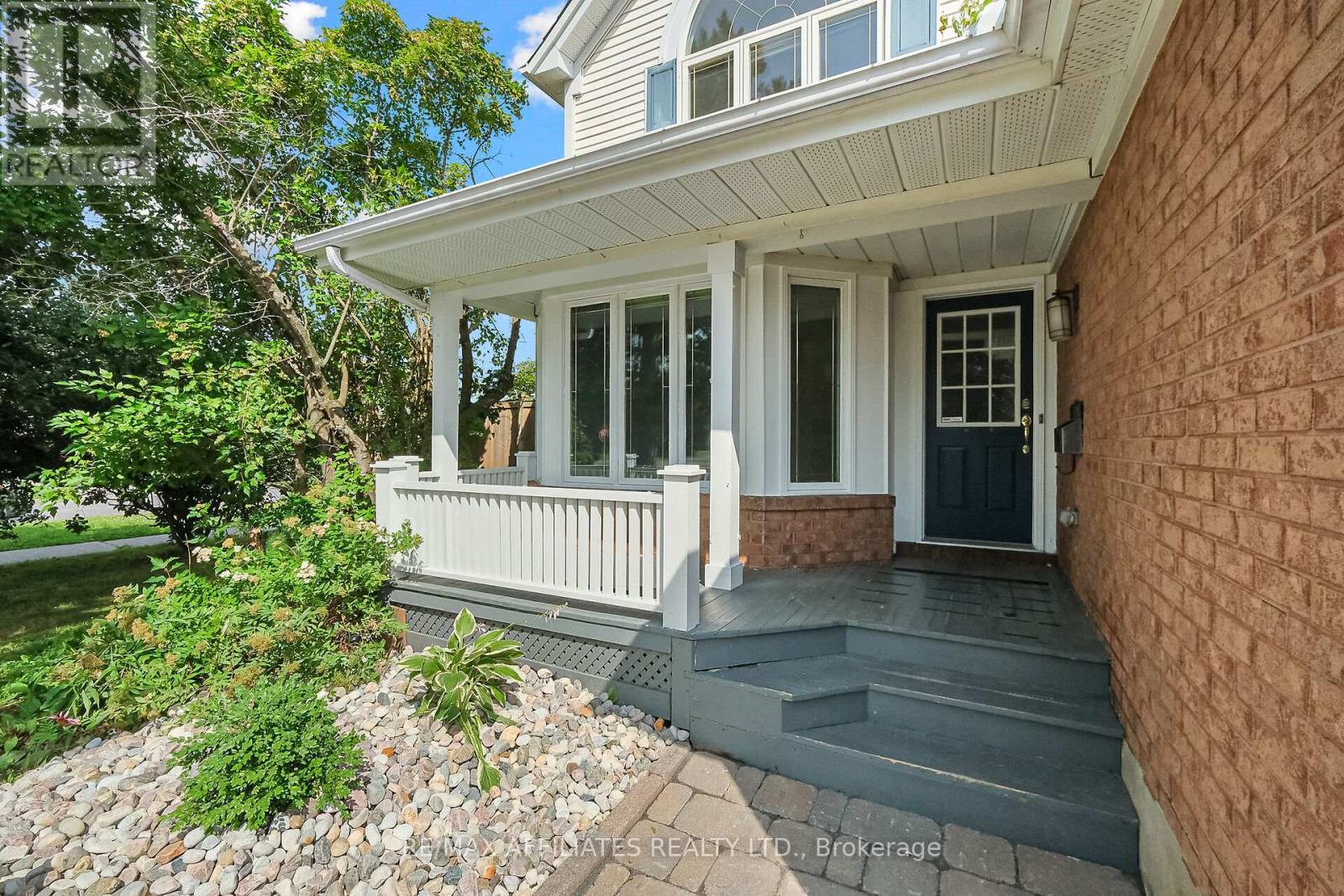 Photo 3 of 6557 Morningview Street, Ottawa ON