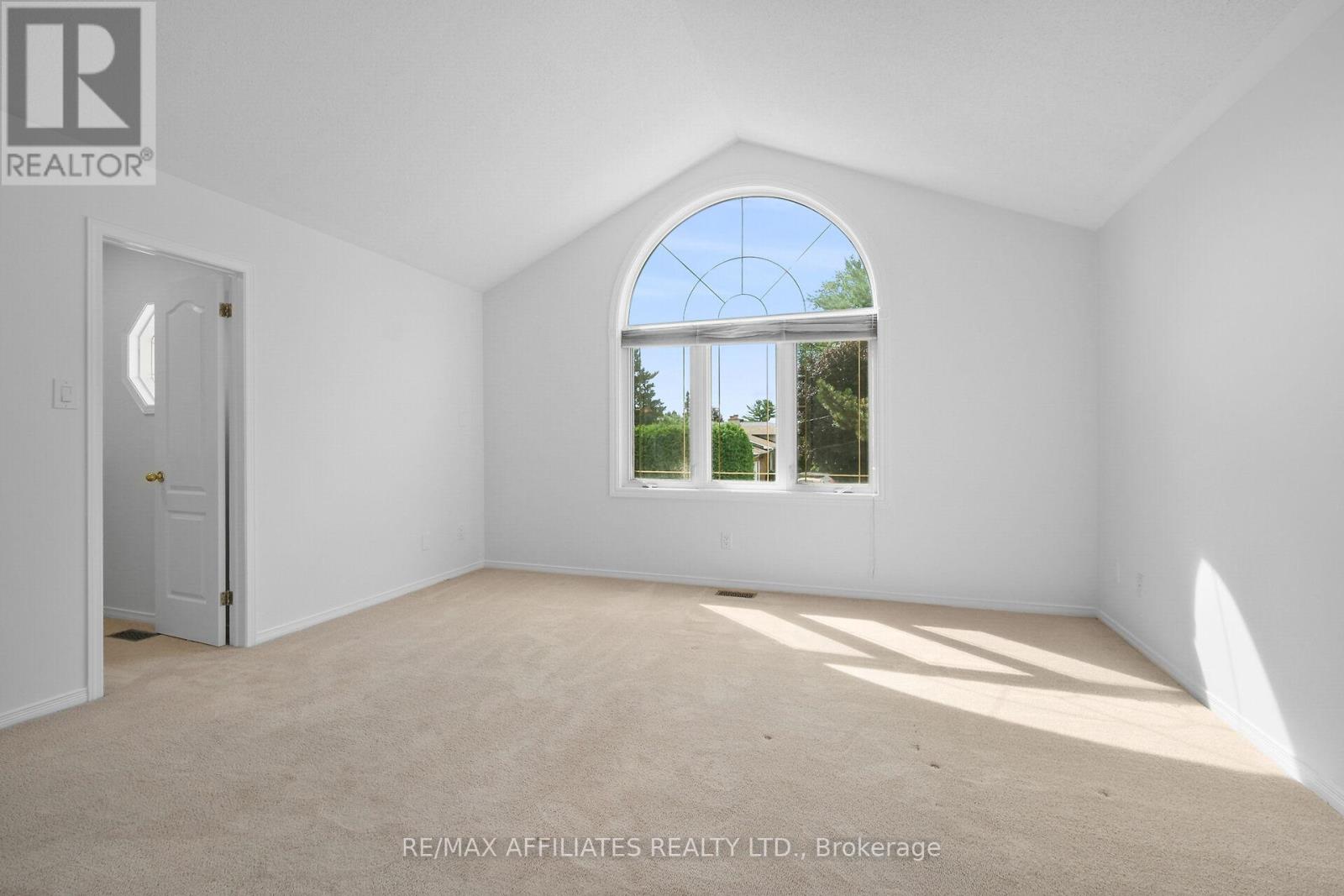 Photo 17 of 6557 Morningview Street, Ottawa ON