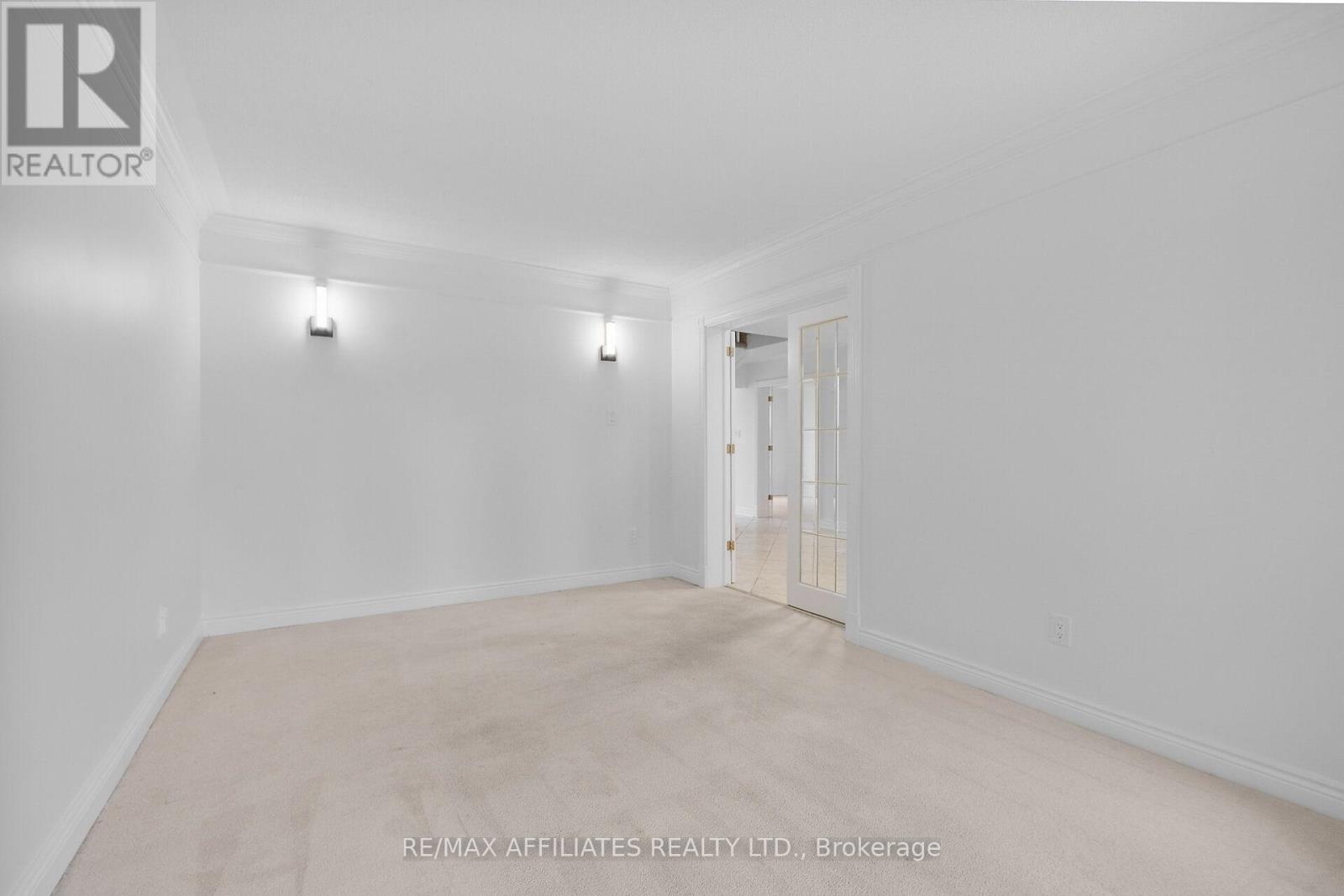 Photo 4 of 6557 Morningview Street, Ottawa ON