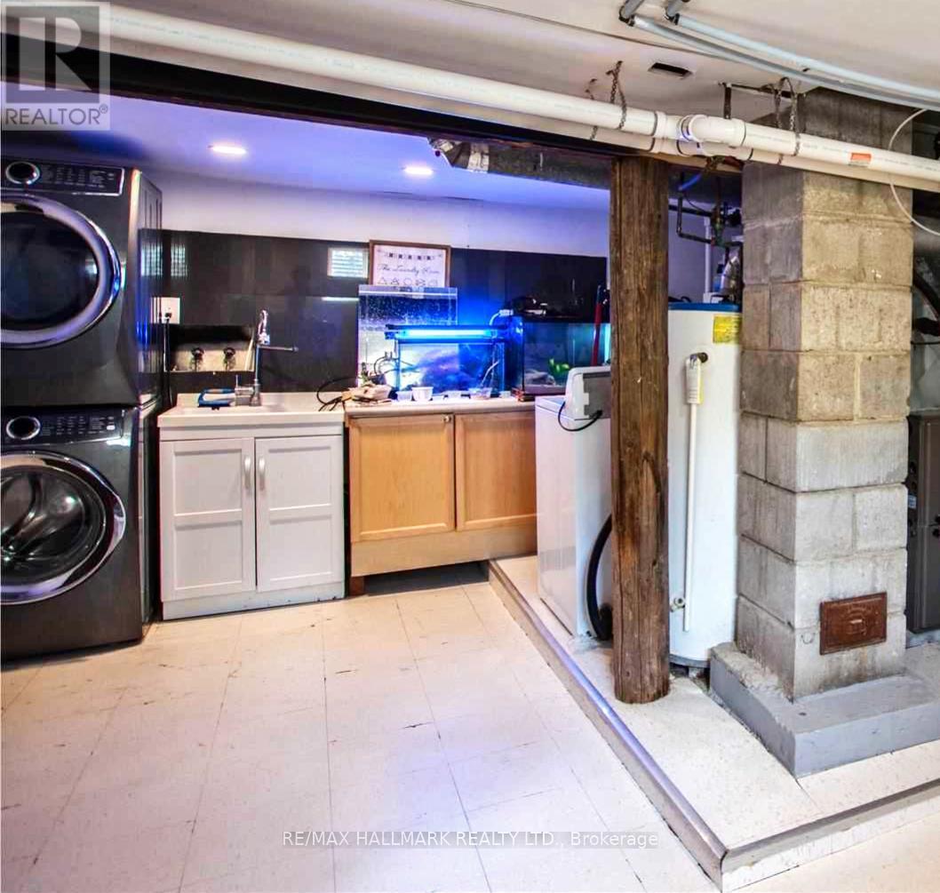 Photo 5 of 31 Eccles Street N, Barrie ON