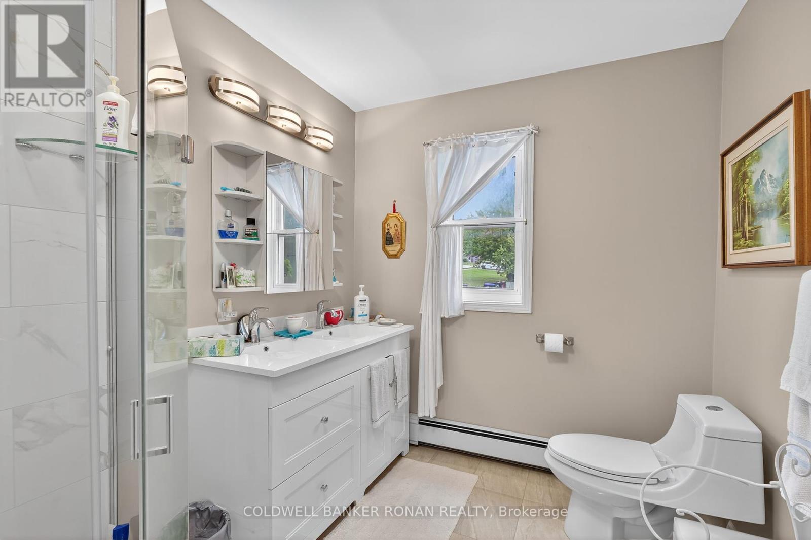 Photo 11 of 172 William Street W, Tay ON
