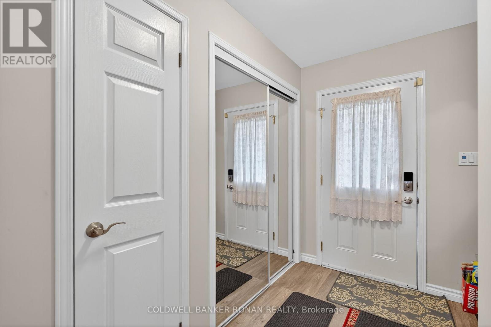 Photo 14 of 172 William Street W, Tay ON
