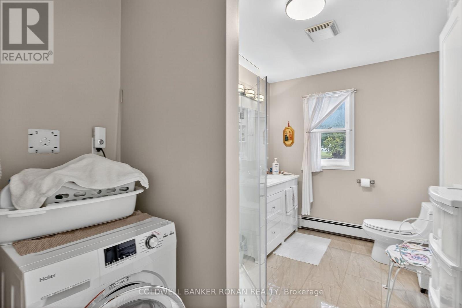 Photo 17 of 172 William Street W, Tay ON