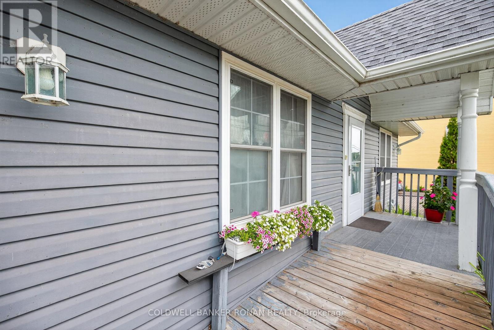 Photo 16 of 172 William Street W, Tay ON
