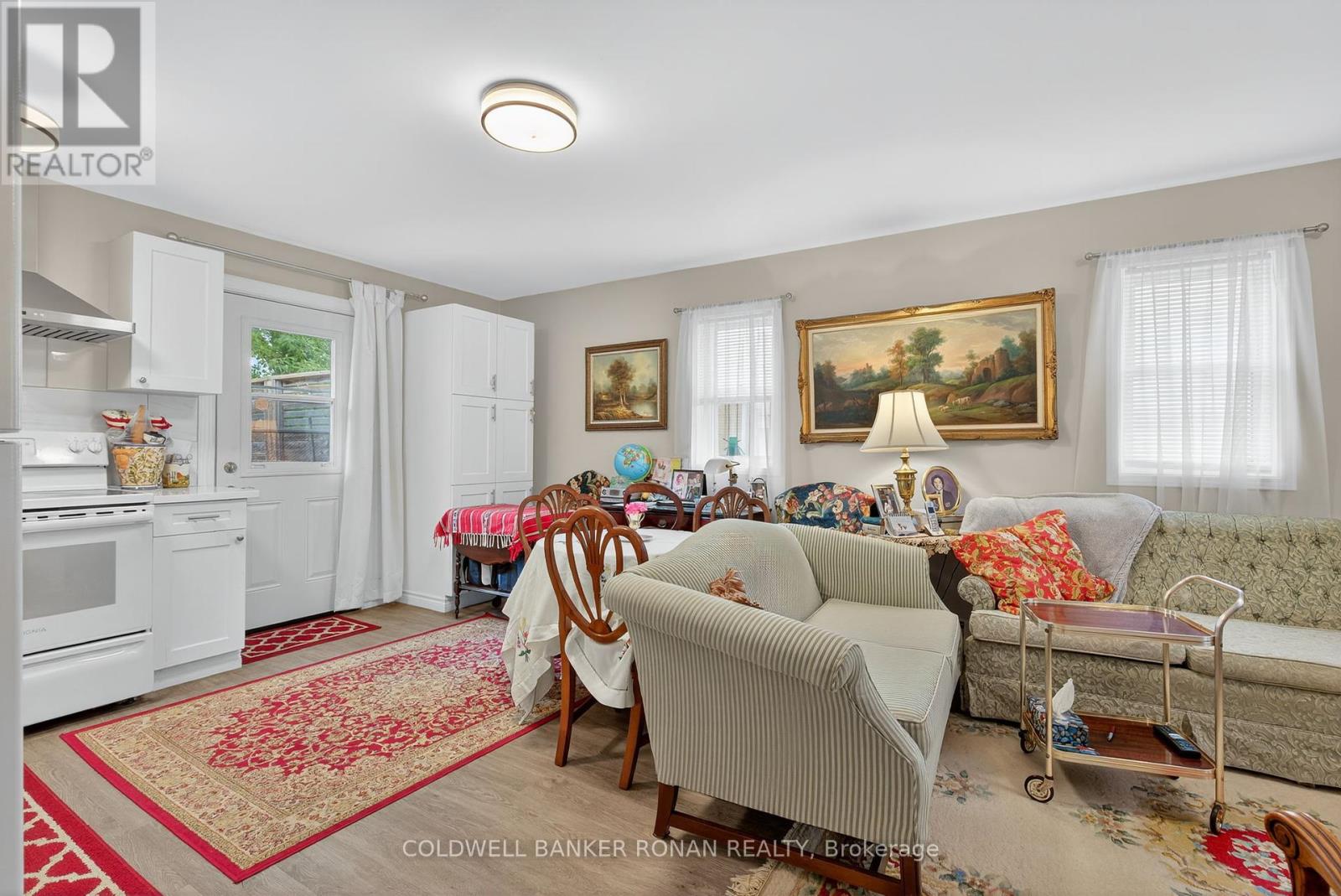 Photo 10 of 172 William Street W, Tay ON