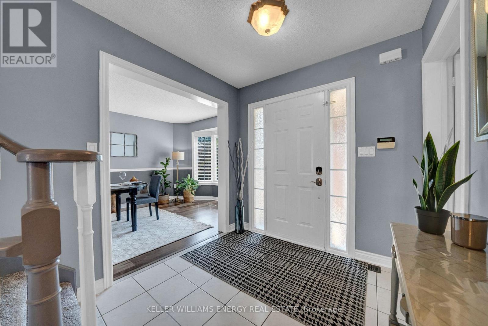Photo 10 of 99 Parnell Crescent, Whitby ON