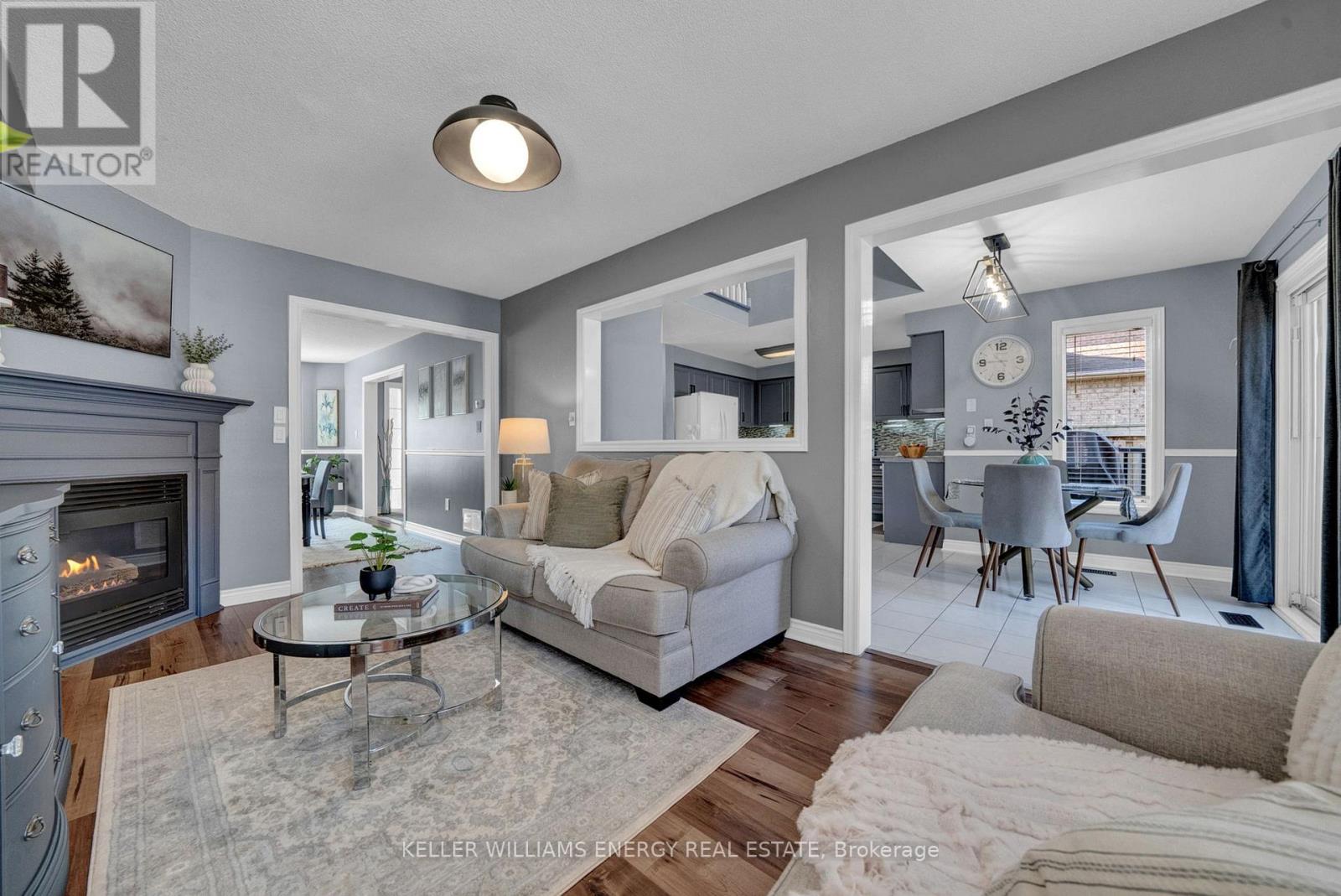 Photo 18 of 99 Parnell Crescent, Whitby ON