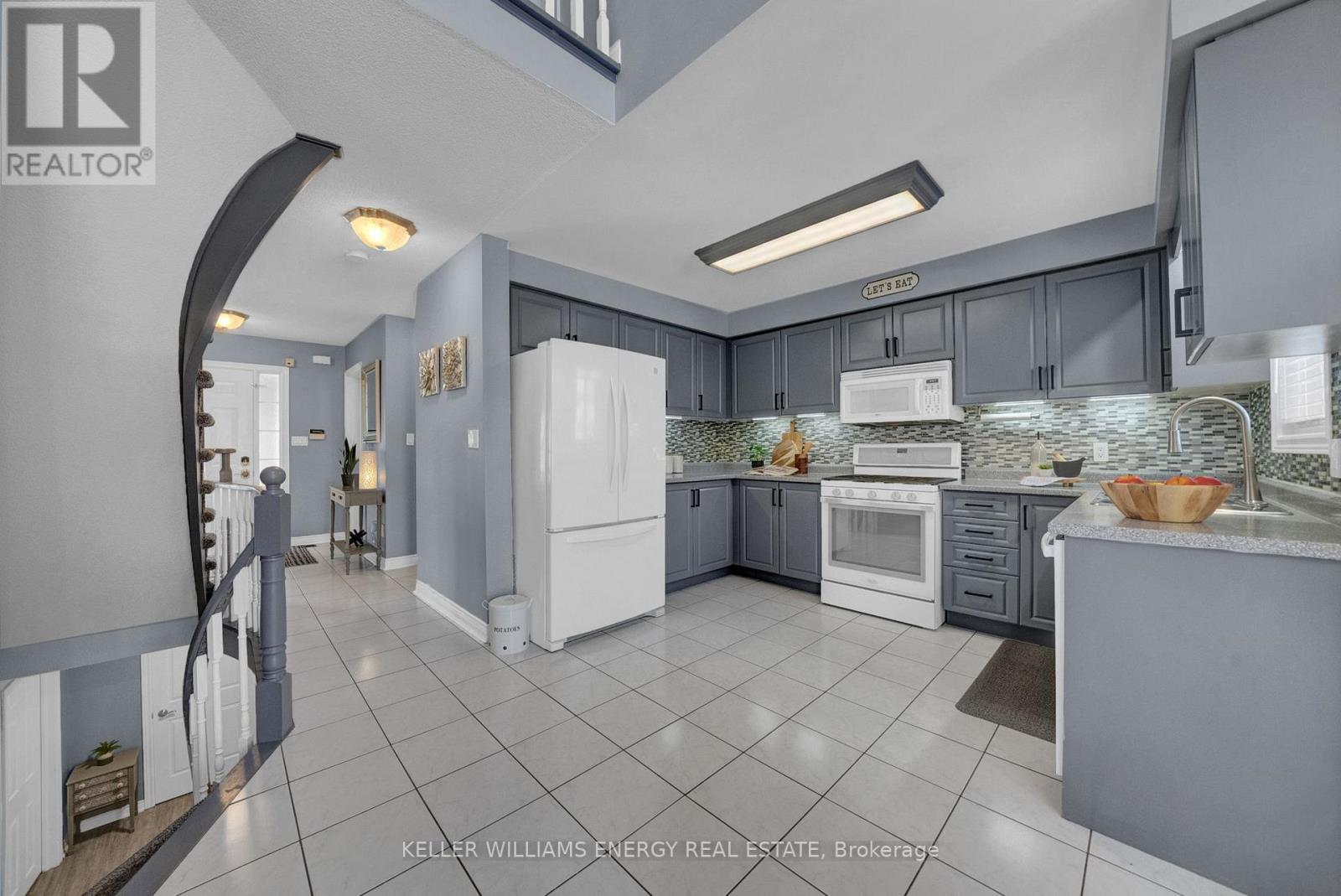 Photo 21 of 99 Parnell Crescent, Whitby ON