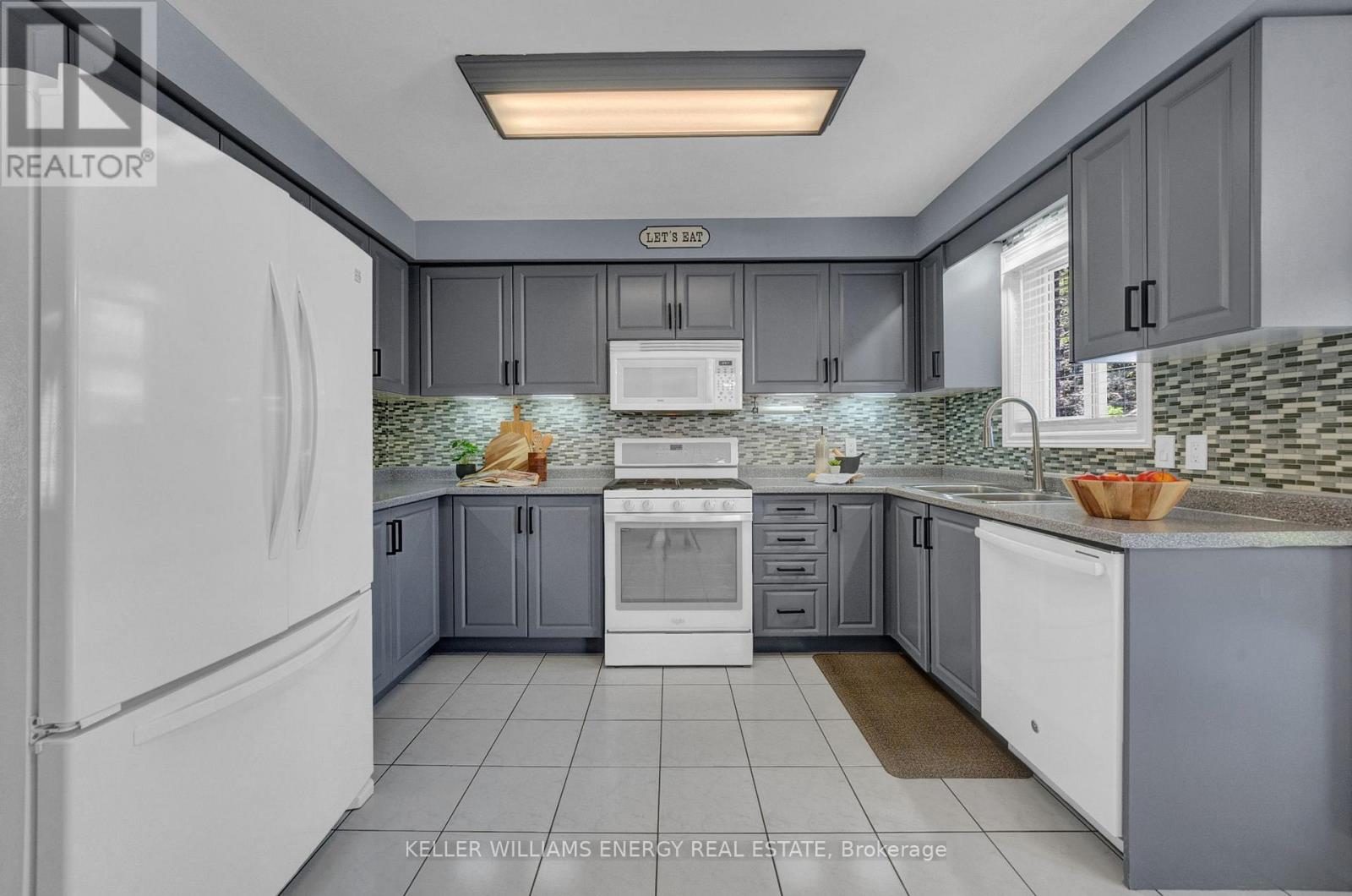 Photo 22 of 99 Parnell Crescent, Whitby ON