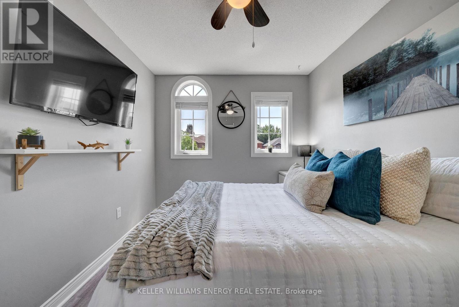 Photo 30 of 99 Parnell Crescent, Whitby ON