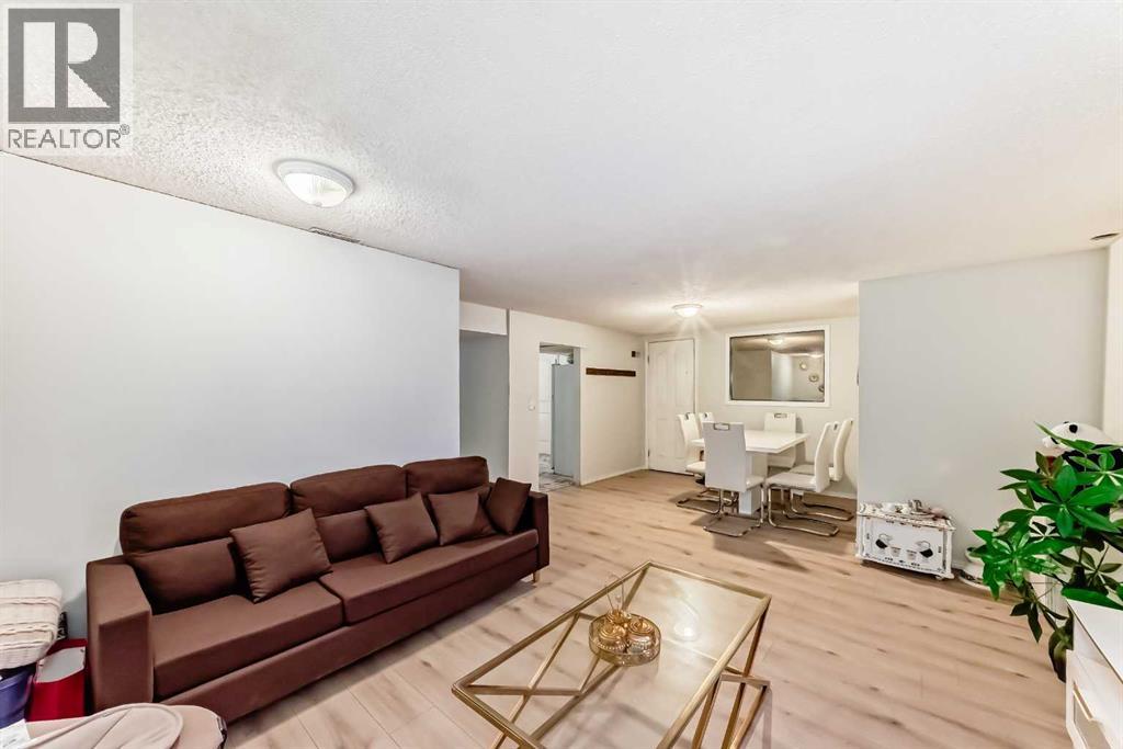 Photo 9 of 2208 47 Street Se, Calgary AB