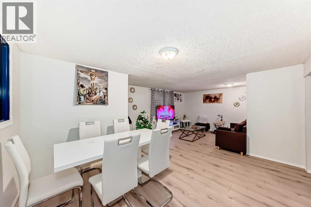 Photo 23 of 2208 47 Street Se, Calgary AB