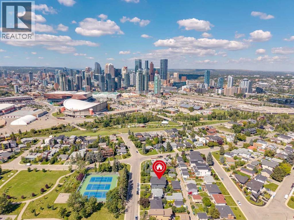 Photo 11 of 618 Burns Avenue Se, Calgary AB