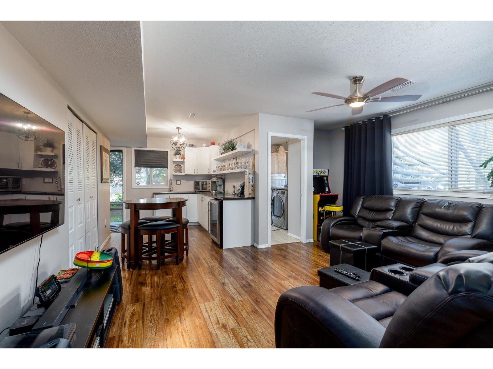Photo 13 of 35485 Calgary Avenue, Abbotsford BC