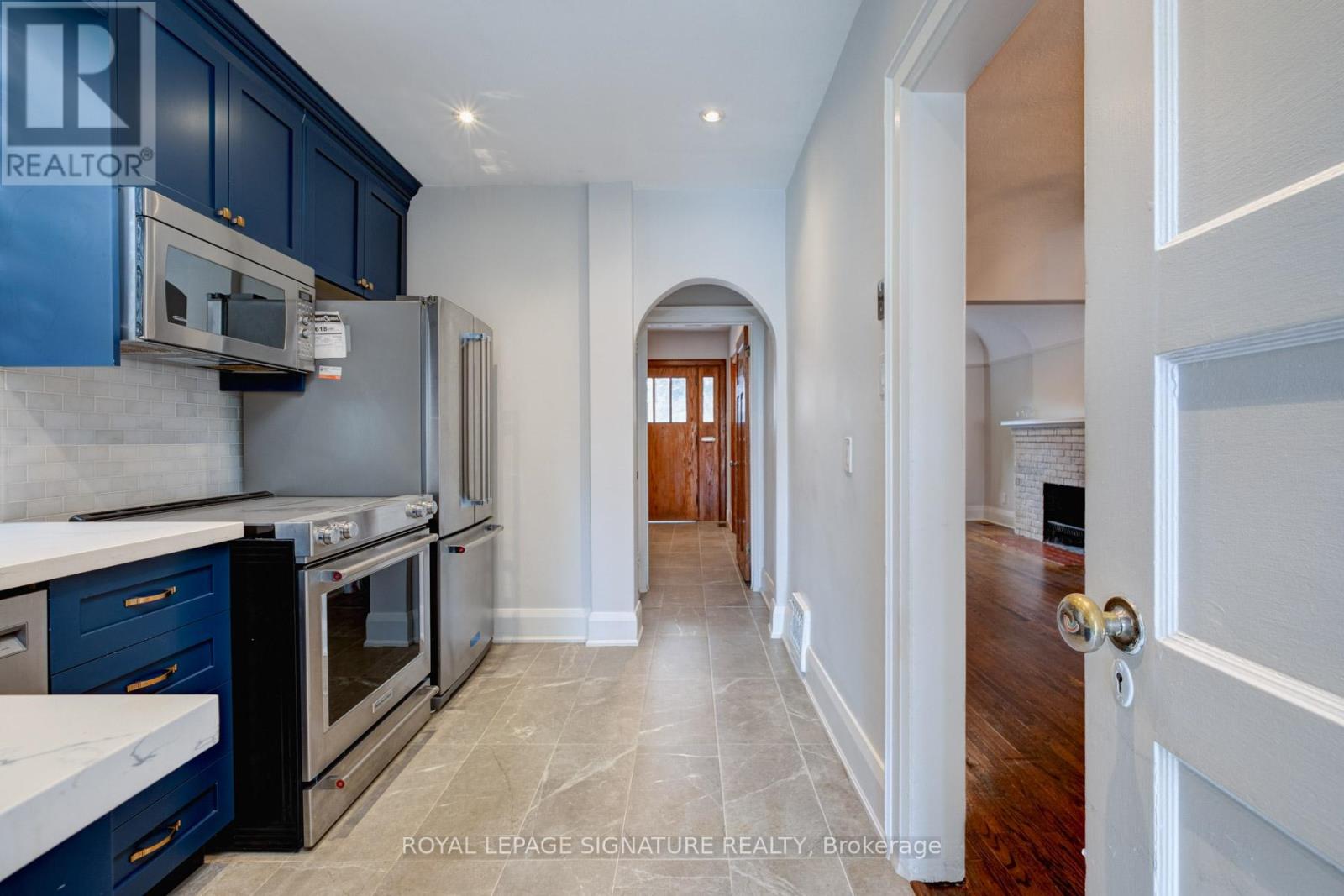 Photo 16 of 68 Ostend Avenue, Toronto ON