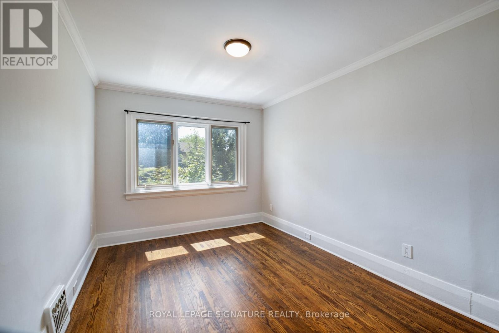 Photo 3 of 68 Ostend Avenue, Toronto ON