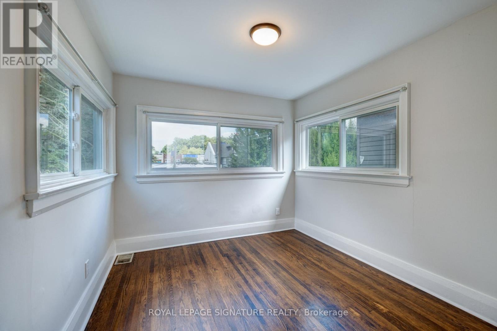 Photo 4 of 68 Ostend Avenue, Toronto ON