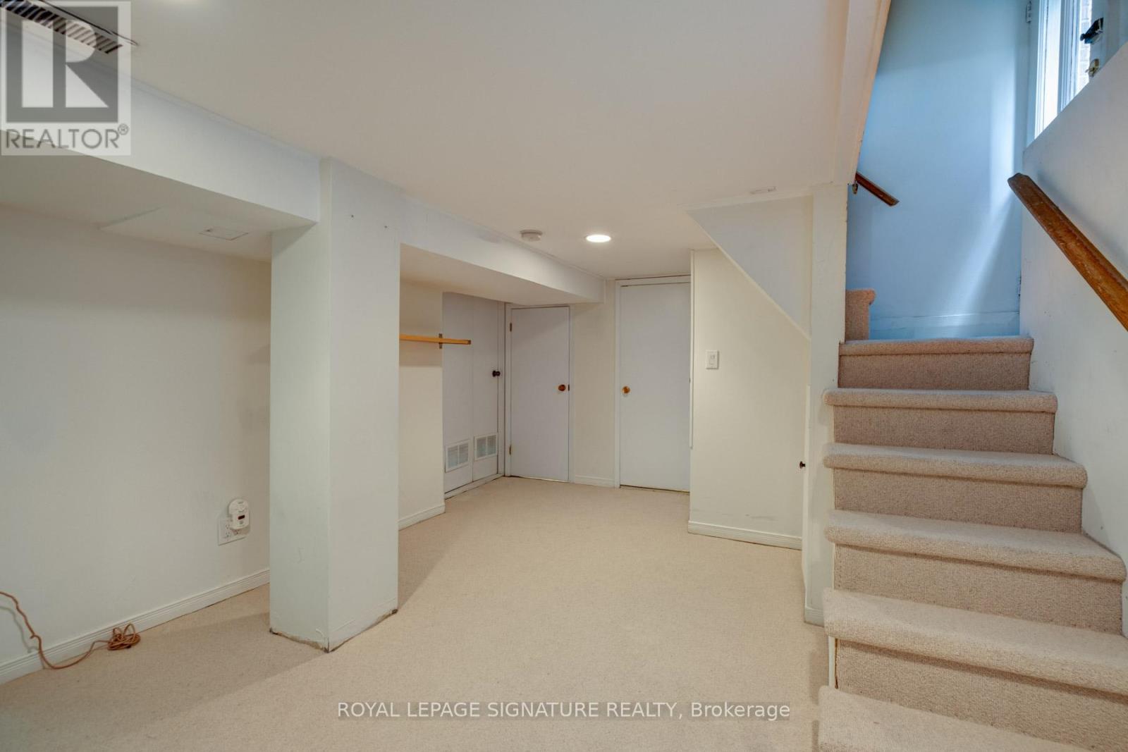 Photo 12 of 68 Ostend Avenue, Toronto ON