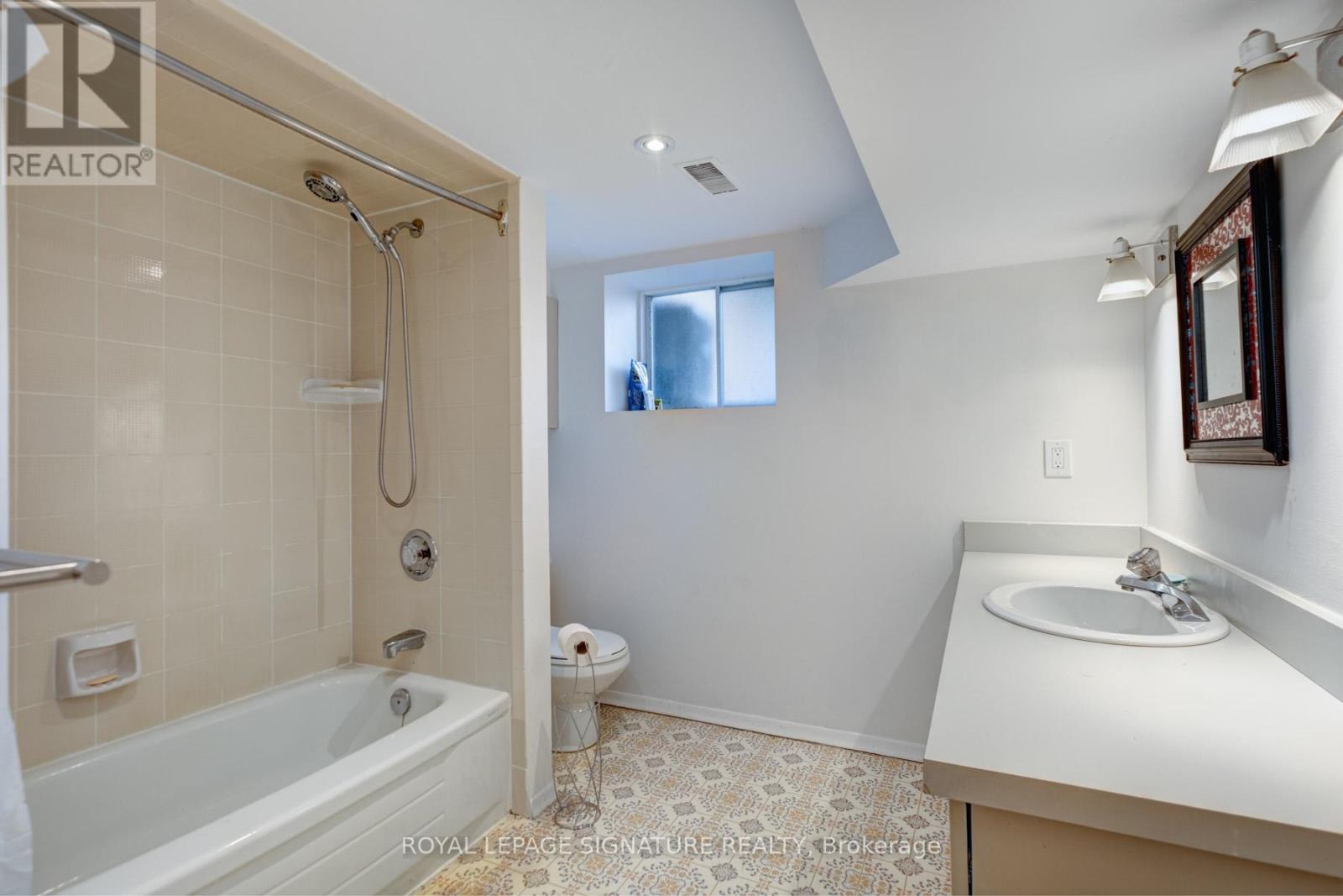 Photo 1 of 68 Ostend Avenue, Toronto ON