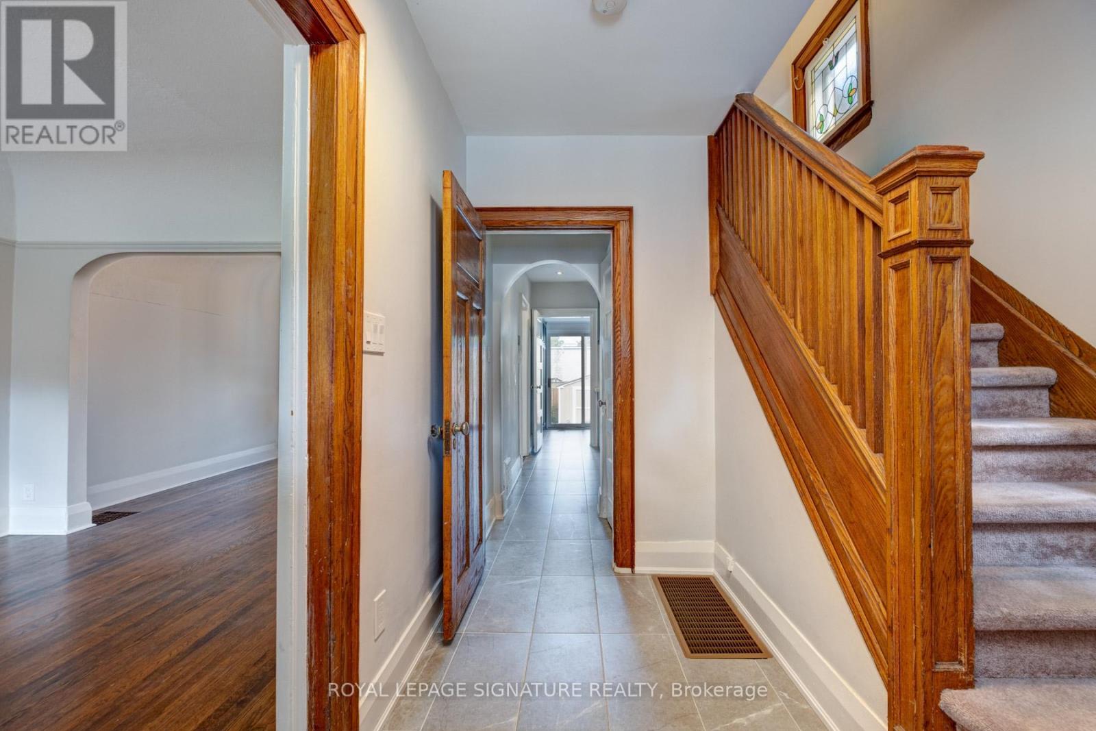 Photo 23 of 68 Ostend Avenue, Toronto ON