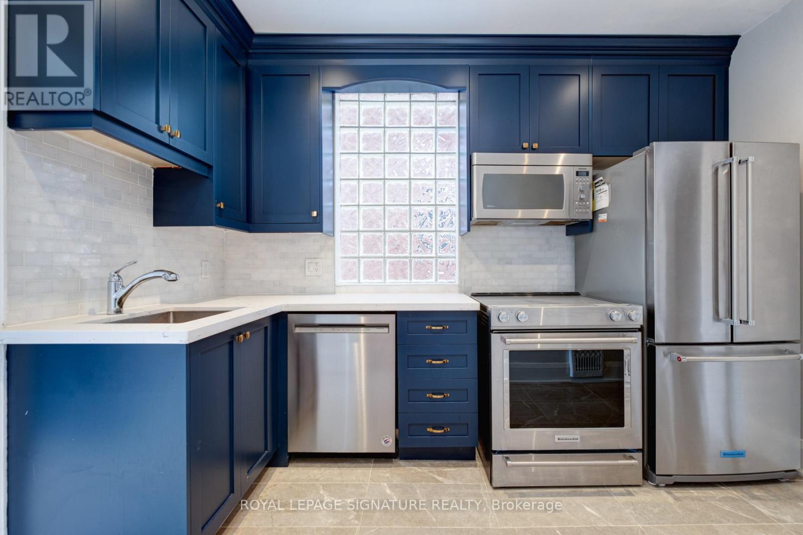 Photo 25 of 68 Ostend Avenue, Toronto ON